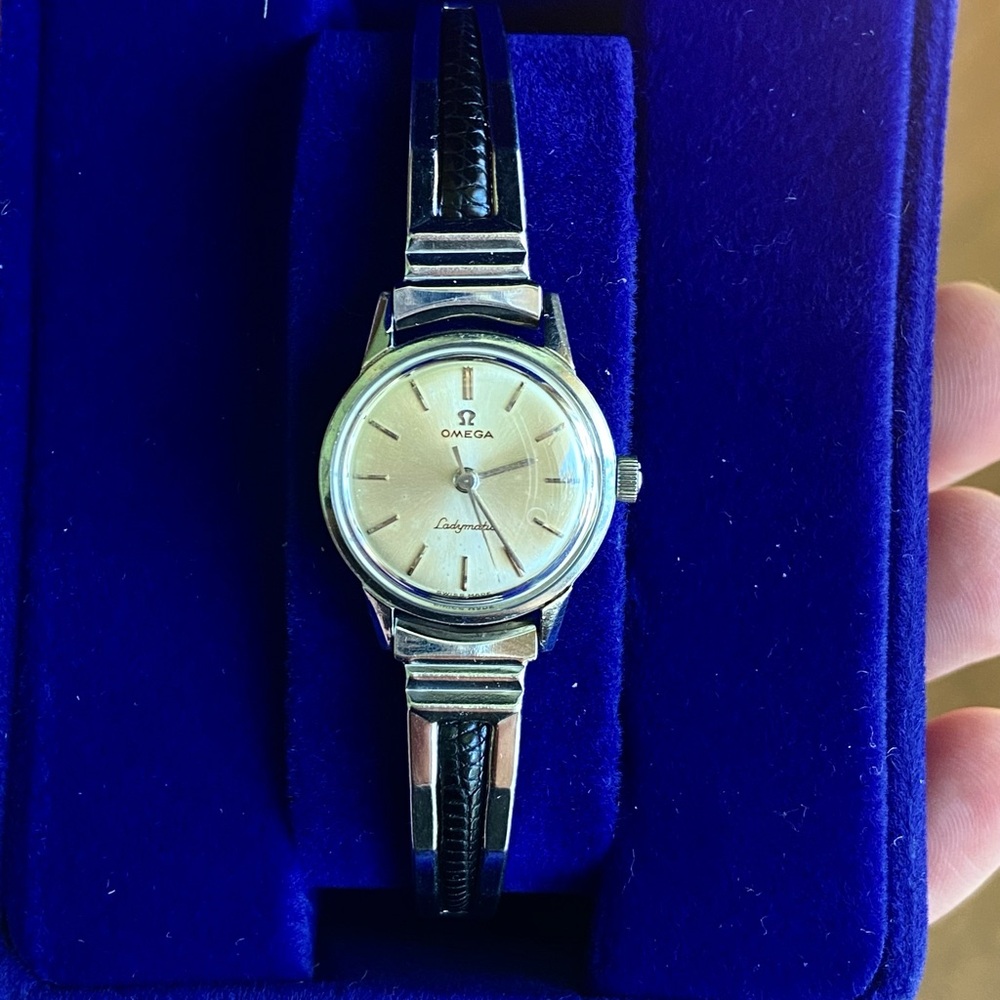 Ladies SWISS made OMEGA LADYMATIC watch💖💖💖 - Picture 2 of 14